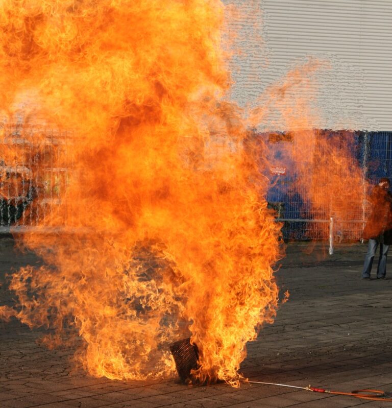 explosion-1313134